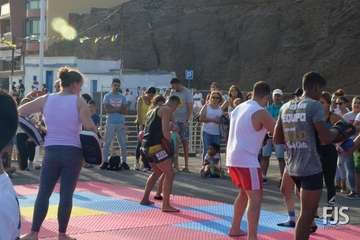 Exhibición del Club Kick Boxing en el muelle de Melenara (Foto Francisco Javier Santana)